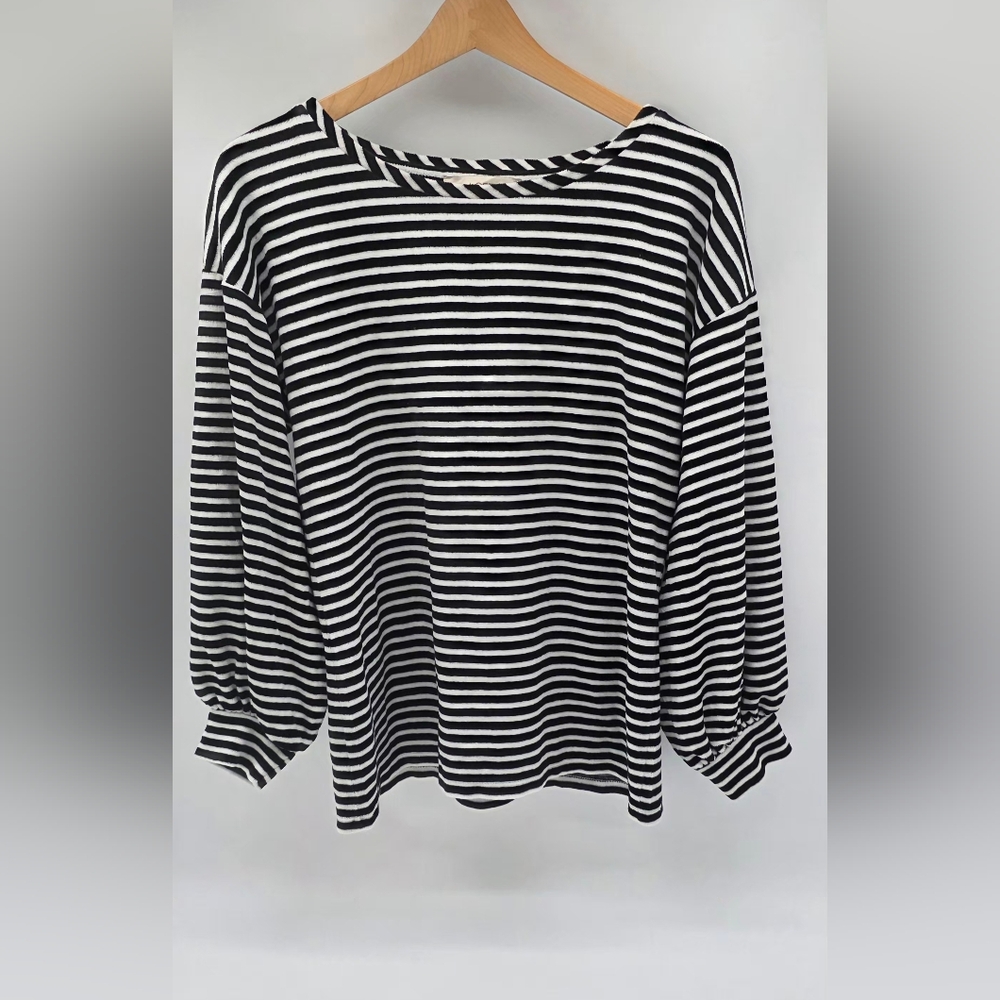 LOFT Black and White Striped Long Sleeve Top Size M pre-Owned Good Condition